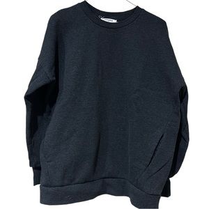 NEW w/o tags Black crew neck sweatshirt with 2front slant pockets size M